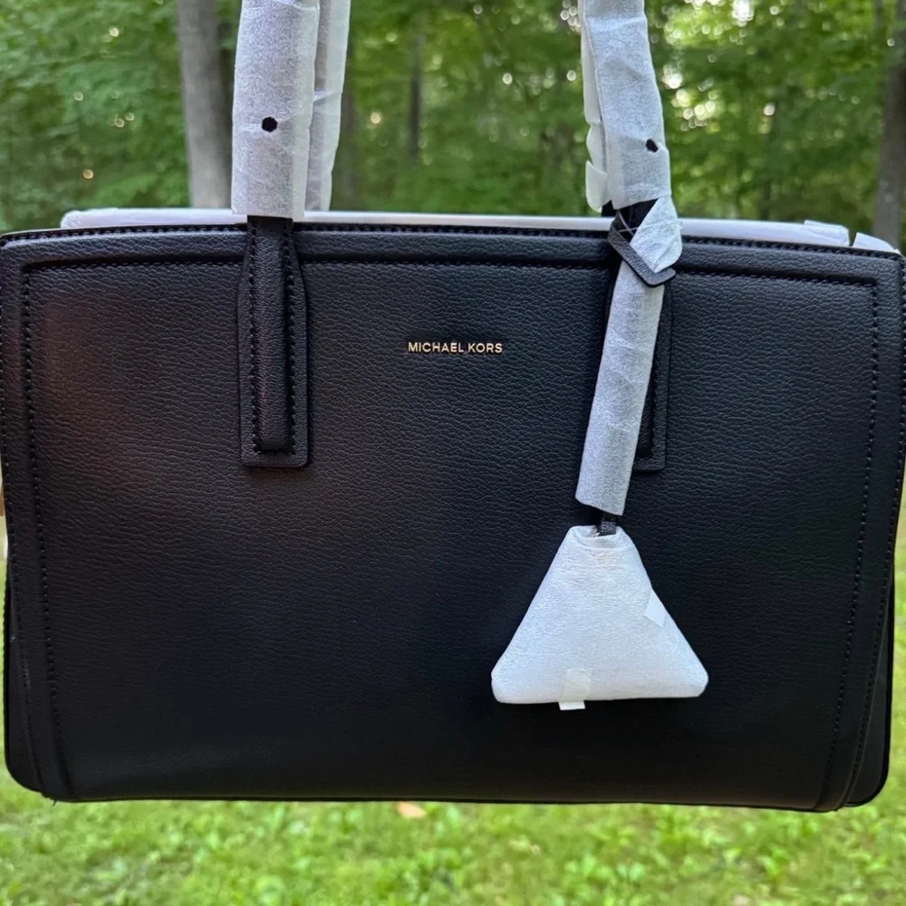 Michael Kors Elegant Black Laila - Picture 5 of 12